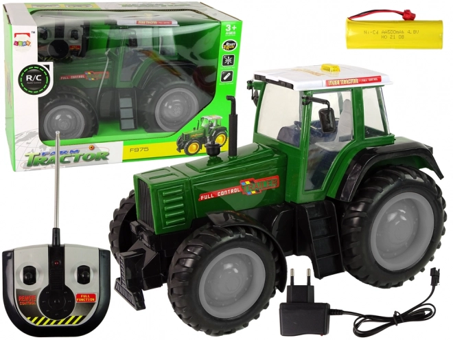 Zeleno-črni R/C traktor na daljinsko upravljanje 38 cm