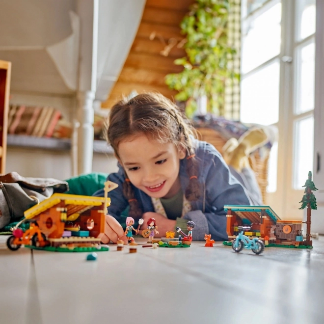 LEGO Friends 42624 Udobne brunarice na pustolovskem taboru