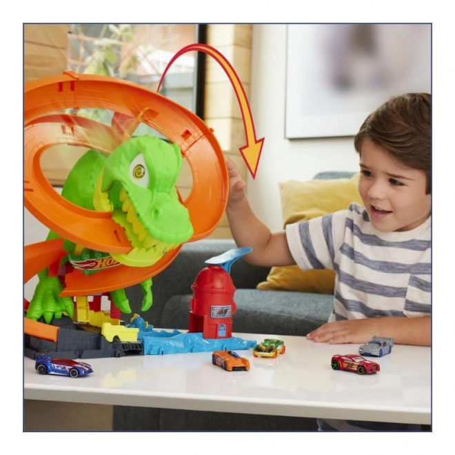 T-rex napada gasilsko postajo iz Hot Wheels mesta