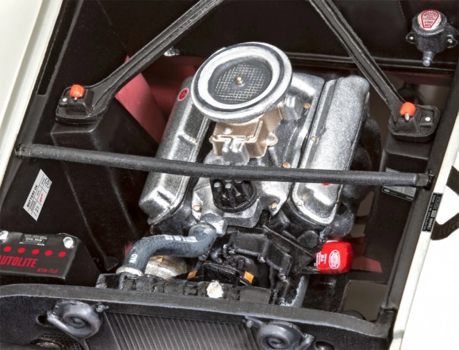 Podroben motor in šasija