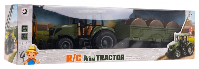 Traktor z zelenim priklopnikom R/C