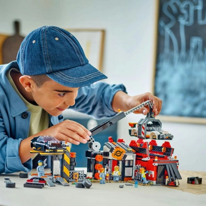 LEGO® City 60472 Avtodvorišče