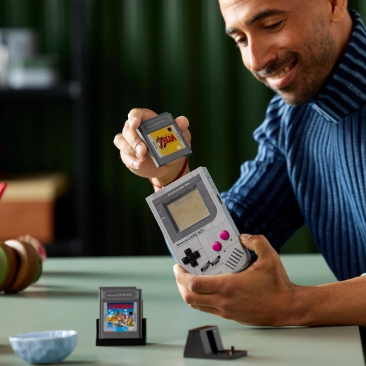 Zamenljivi »Game Pak« in zasloni