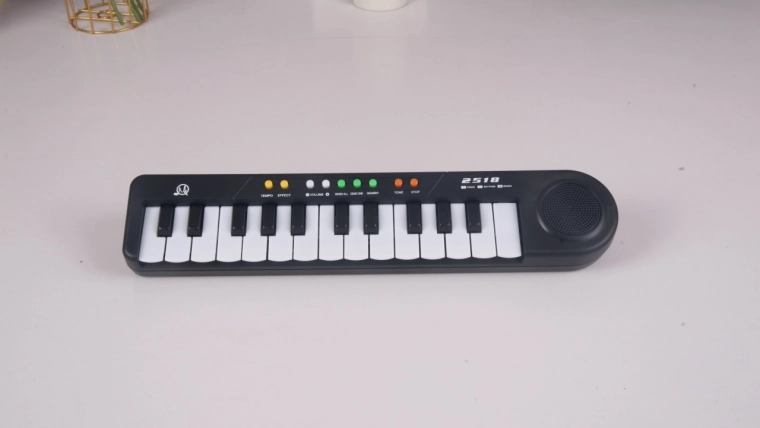 Otroški elektronski klavir MQ-2518