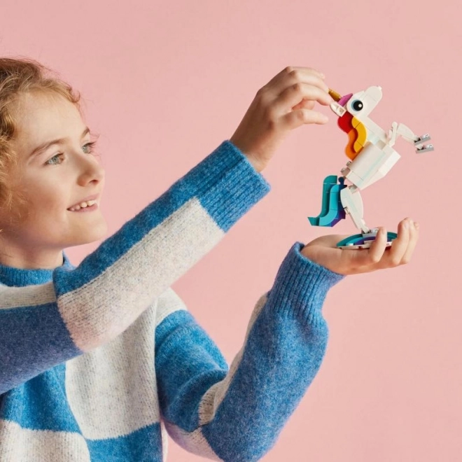 LEGO Creator 3v1 31140 Čarobni samorog
