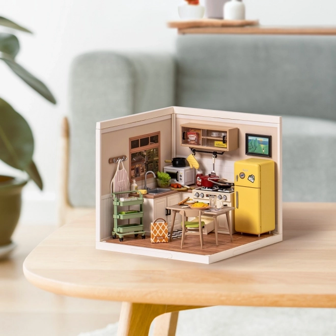 RoboTime miniatura hiške Kuhinjica Happy Meals
