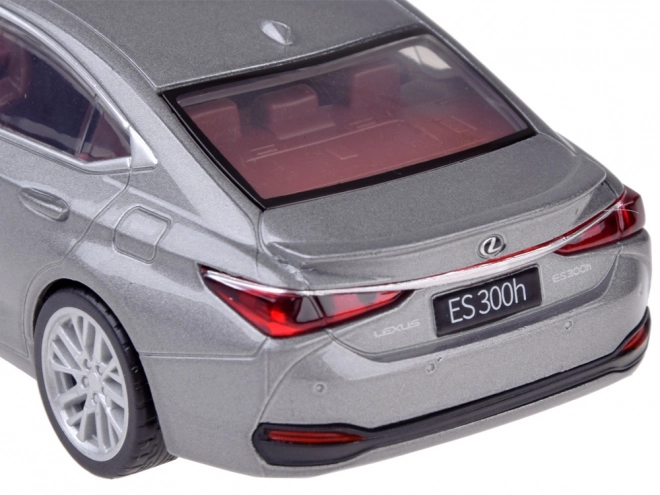 Model avtomobila Lexus ES300h 1:35 z osvetlitvijo in zvokom