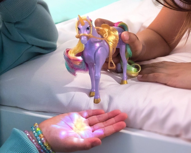 Sophia in Wildstar z Akademije samorogov s čarobno svetlobo