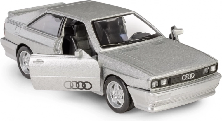 Odpirajoča se vrata in podrobna notranjost