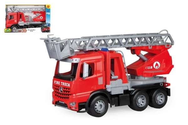 Gasilski avto Mercedes Arocs z lestvijo