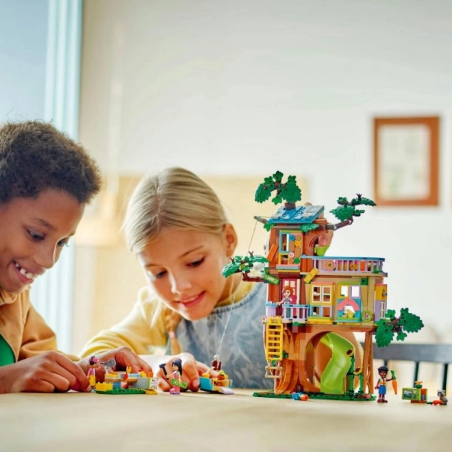 Domek LEGO Friends na Drevesu Prijateljstva