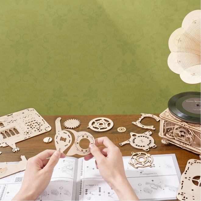RoboTime 3D lesene mehanske puzzle Gramofon (ročni pogon)