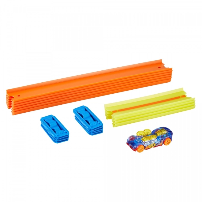 Vključen avtomobilček v merilu 1:64