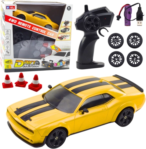 RC drift avto 4WD rumen z zamenljivimi kolesi