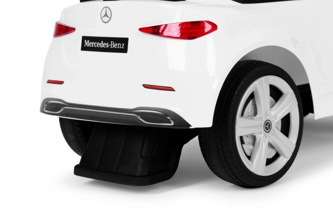 Otroški avto Mercedes C RAZRED interaktivni volan bele barve