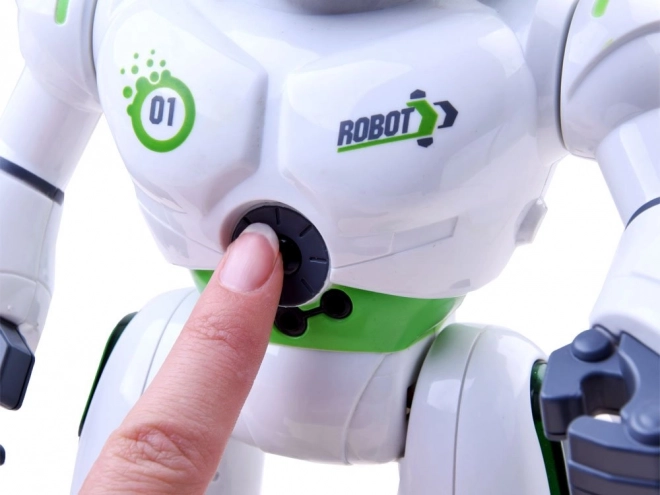 Zabaven robot na daljinsko upravljanje
