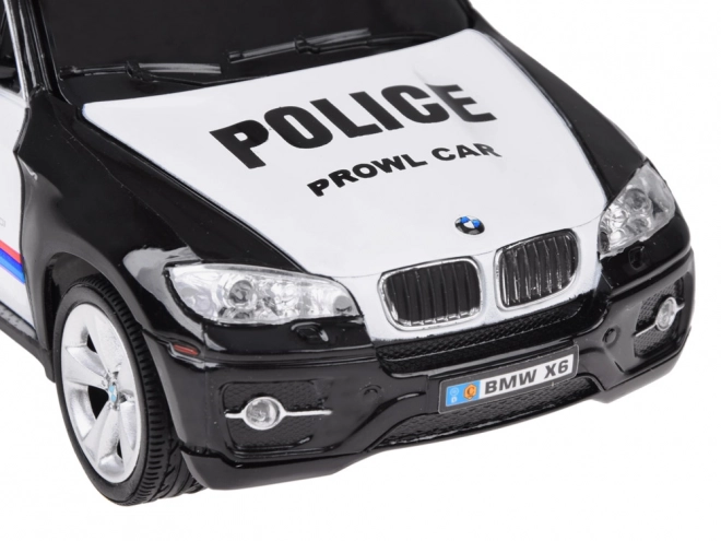 Radijsko vodeni športni avto BMW X6
