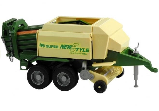 Velik traktor s prikolico, kmetijski stroj 65 cm