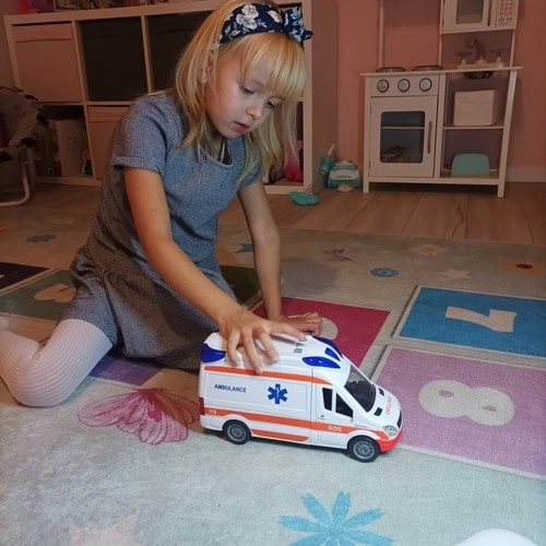 Otroška reševalna vozila z nosili in svetlobnimi signali