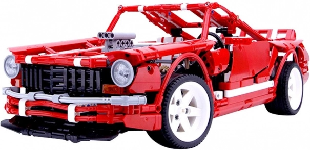 Velik model s širokimi pnevmatikami