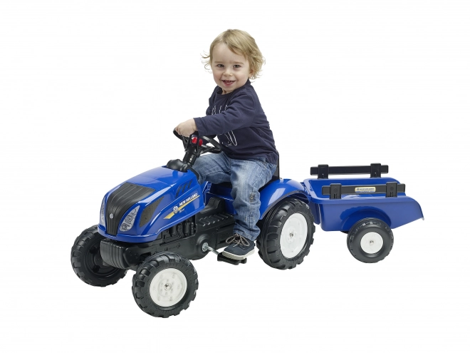 Traktor New Holland T6 s prikolico