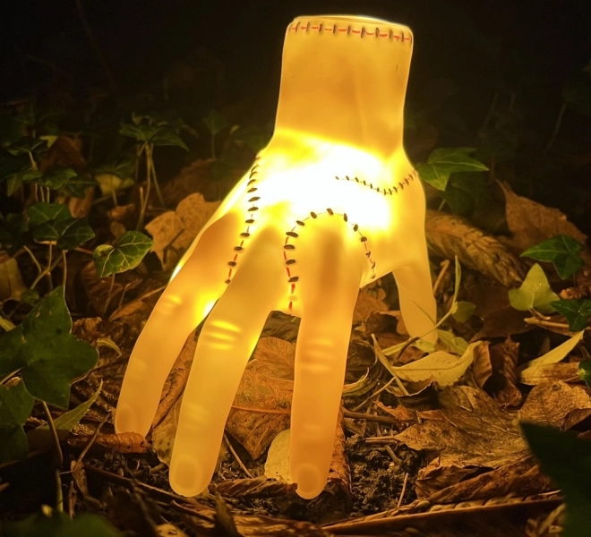 LED svetilka Wednesday "Stvar"