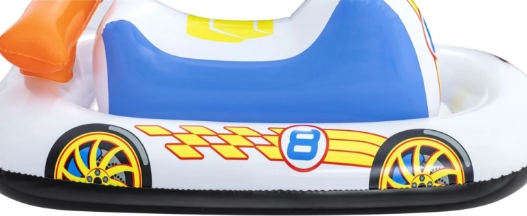 Privlačen dirkalni dizajn, ki ga otroci obožujejo