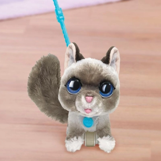 interaktivni mucek FURREAL Wag-A-Lot ragdoll na povodcu