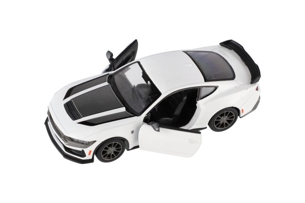 Avto Kinsmart 2024 Ford Mustang Dark Horse 1:38 kovina/plast 12,5 cm 4 barve z vzvratnim pogonom 12 kos v škatli