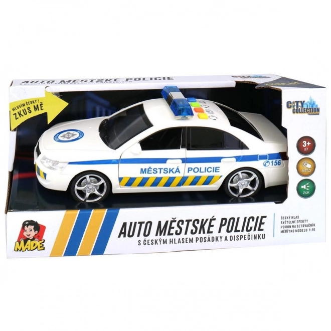 Avto mestne policije z glasom