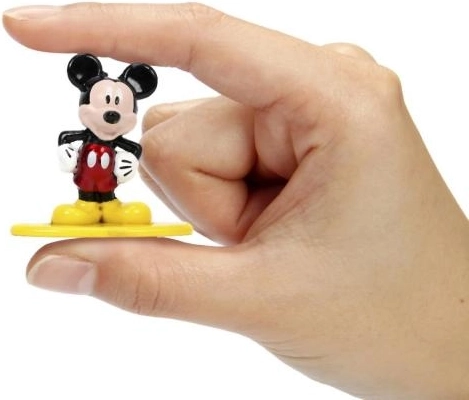 Kompaktna kovinska izdelava z detajli