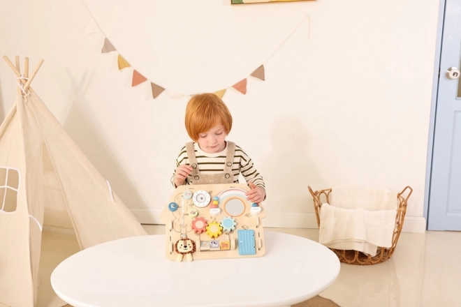 Aktivna plošča Levčkova hiša od 2Kids Toys