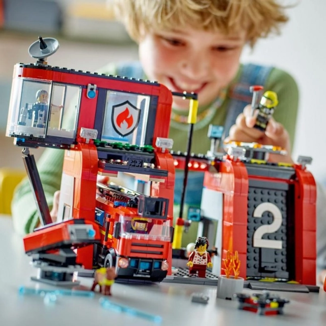 LEGO® City 60414 Gasilka z gasilskim vozilom