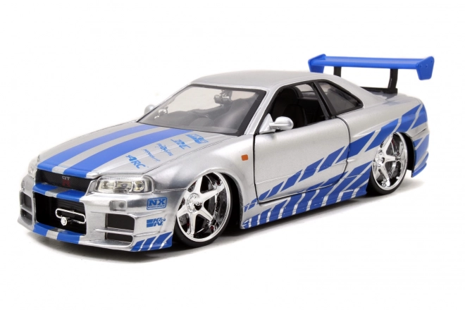 Hitri in drzni avto 2002 Nissan Skyline 1:24