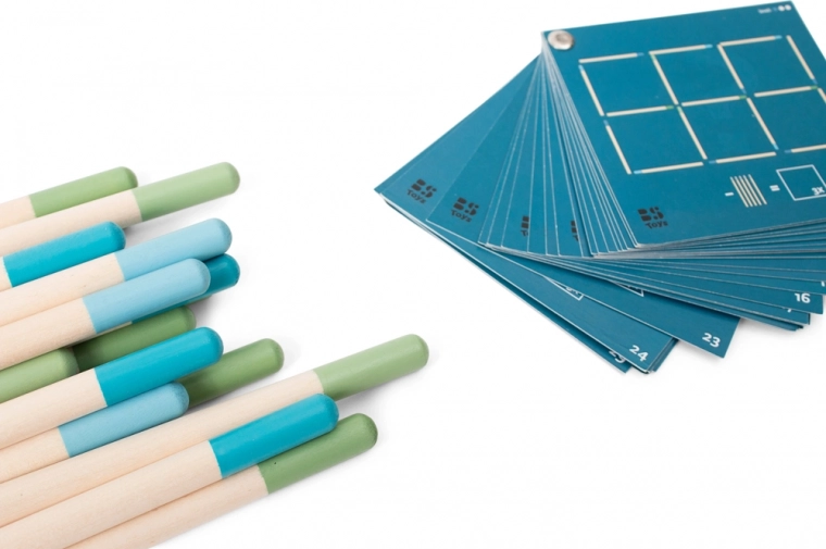 Barvne lesene paličice za oblikovanje likov