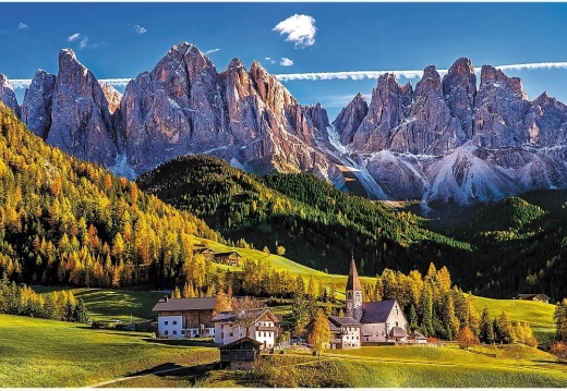 Osupljiv motiv Val di Funes v Dolomitih