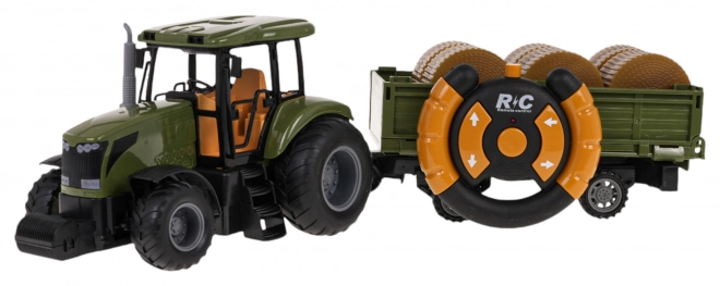 Traktor z zelenim priklopnikom R/C