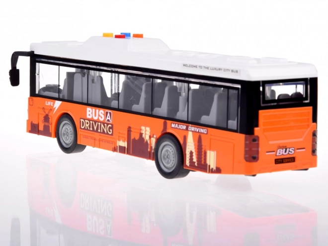 Velik avtobus z zvoki in lučmi