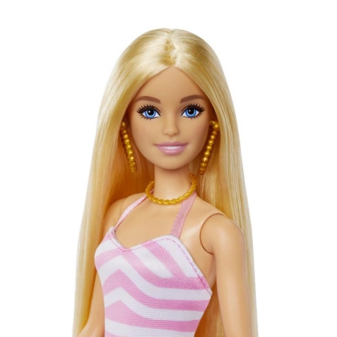 Barbie na plaži s poletnimi dodatki