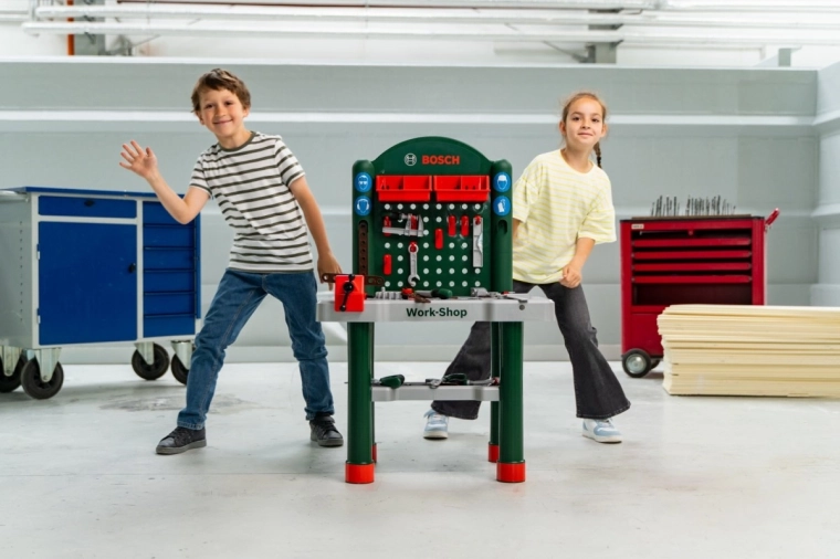 Učenje skozi igro: motorika, ustvarjalnost in sodelovanje