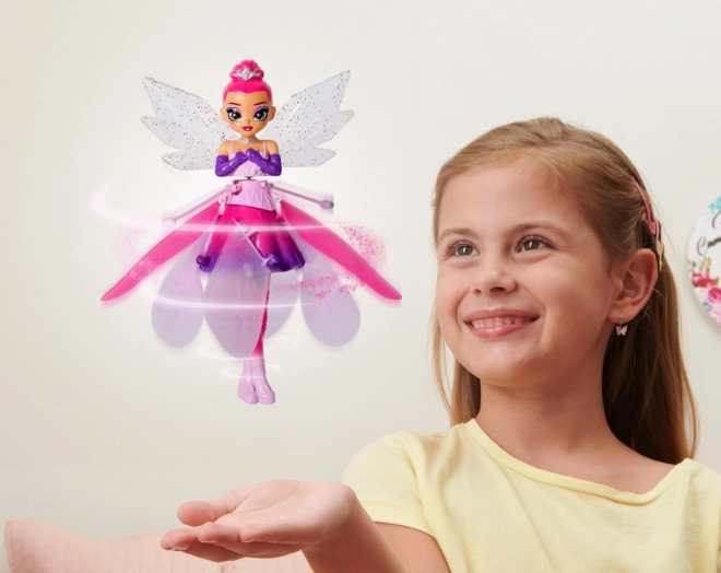 Leteča punčka Hatchimals Crystal Flyers
