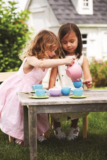 Spodbuja socialno in domišljijsko igro