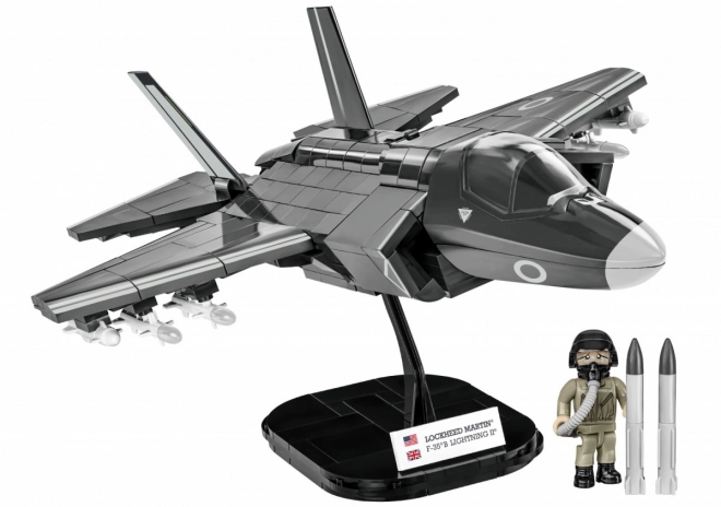Model bojnega letala F-35B Lightning II iz kock