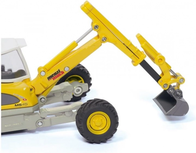 Telescopic boom and 360° rotating upper structure