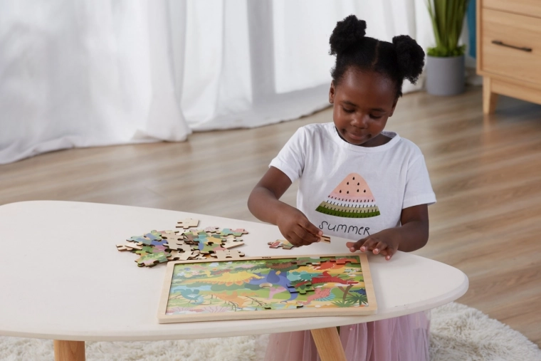 Stabilen lesen okvir za enostavno sestavljanje