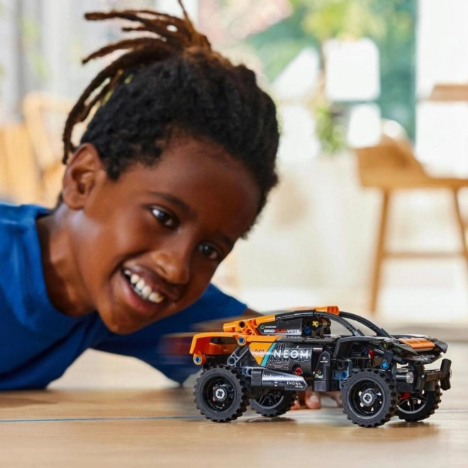 LEGO® Technic 42166 NEOM McLaren Extreme E dirkalni avto