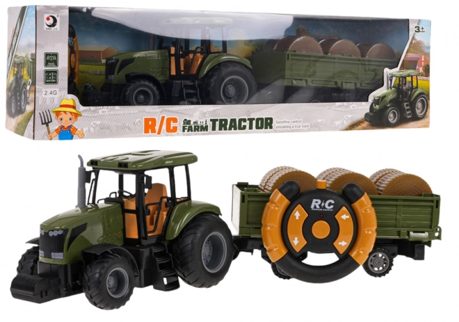 Traktor z zelenim priklopnikom R/C