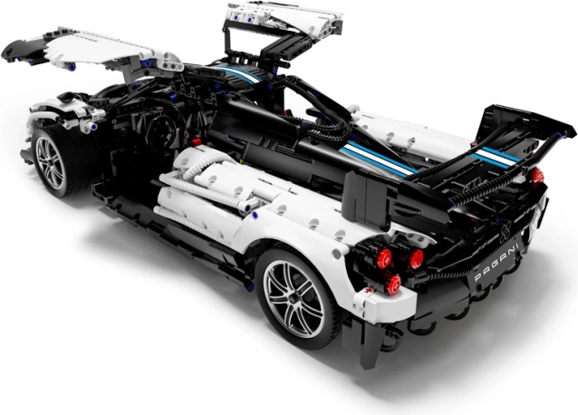 Sestavljivi model Pagani Huayra Rastar 1:8