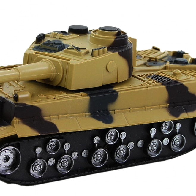 Tank s zvokom in svetlobo