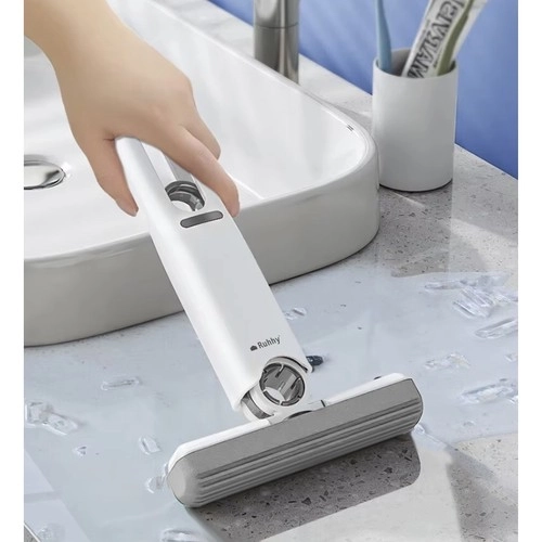 Kompaktni mini mop z nadomestnimi čistilnimi glavami